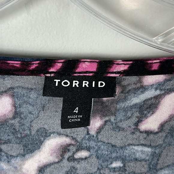 Torrid Multicolored Surplice Wrap Top Size 4X - Picture 5 of 15